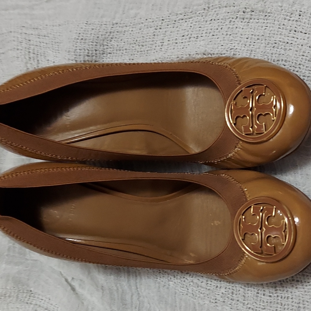 Tan Patent LeatherTory Burch Wedge 8.5